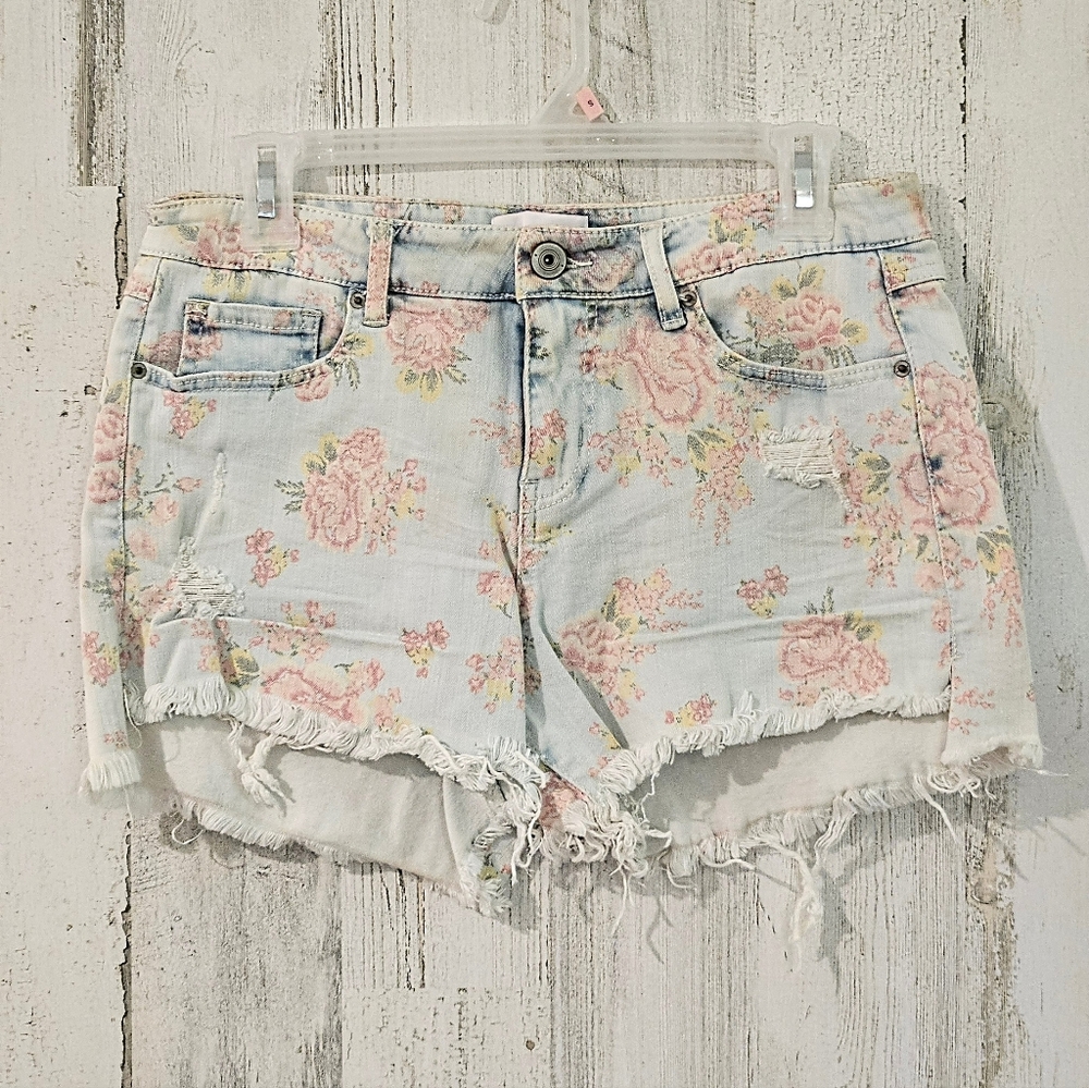 NWOT Cute Bongo Distressed Floral Cutoff Denim Jean Shorts 100% Cotton Women's 9